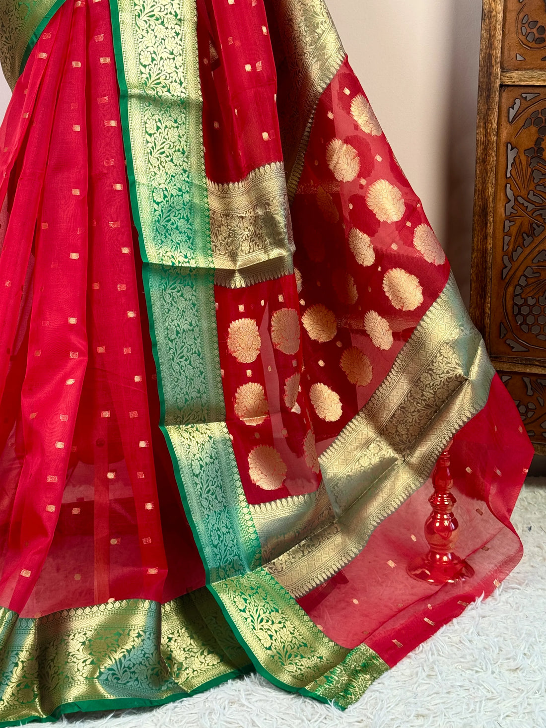Red Emerald Organza Grand Banarasi Saree - view 4