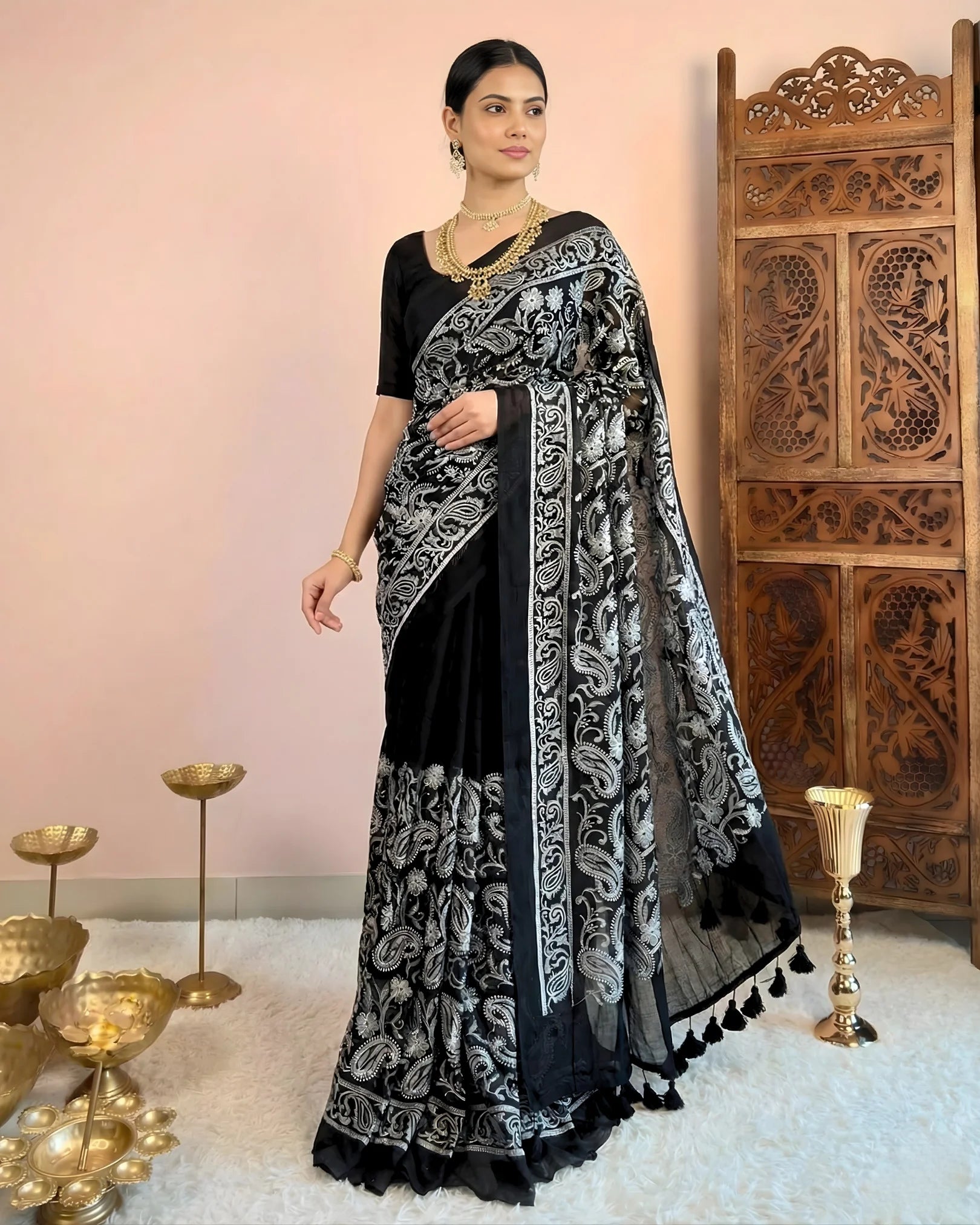 Black Pure-Cotton Chikan-Embroidery Handloom Bengal-Saree