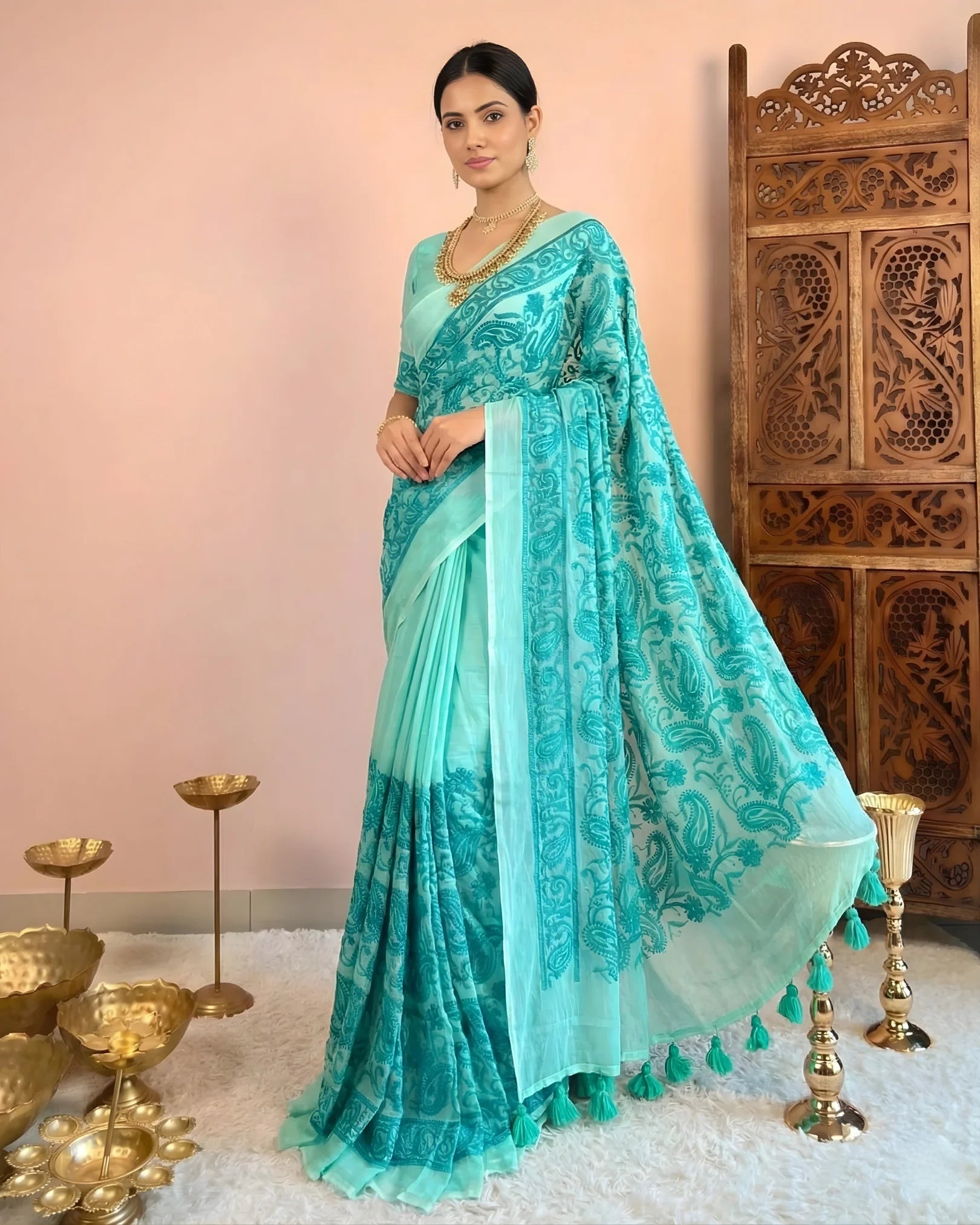 Turquoise Pure-Cotton Chikan-Embroidery Handloom Bengal-Saree