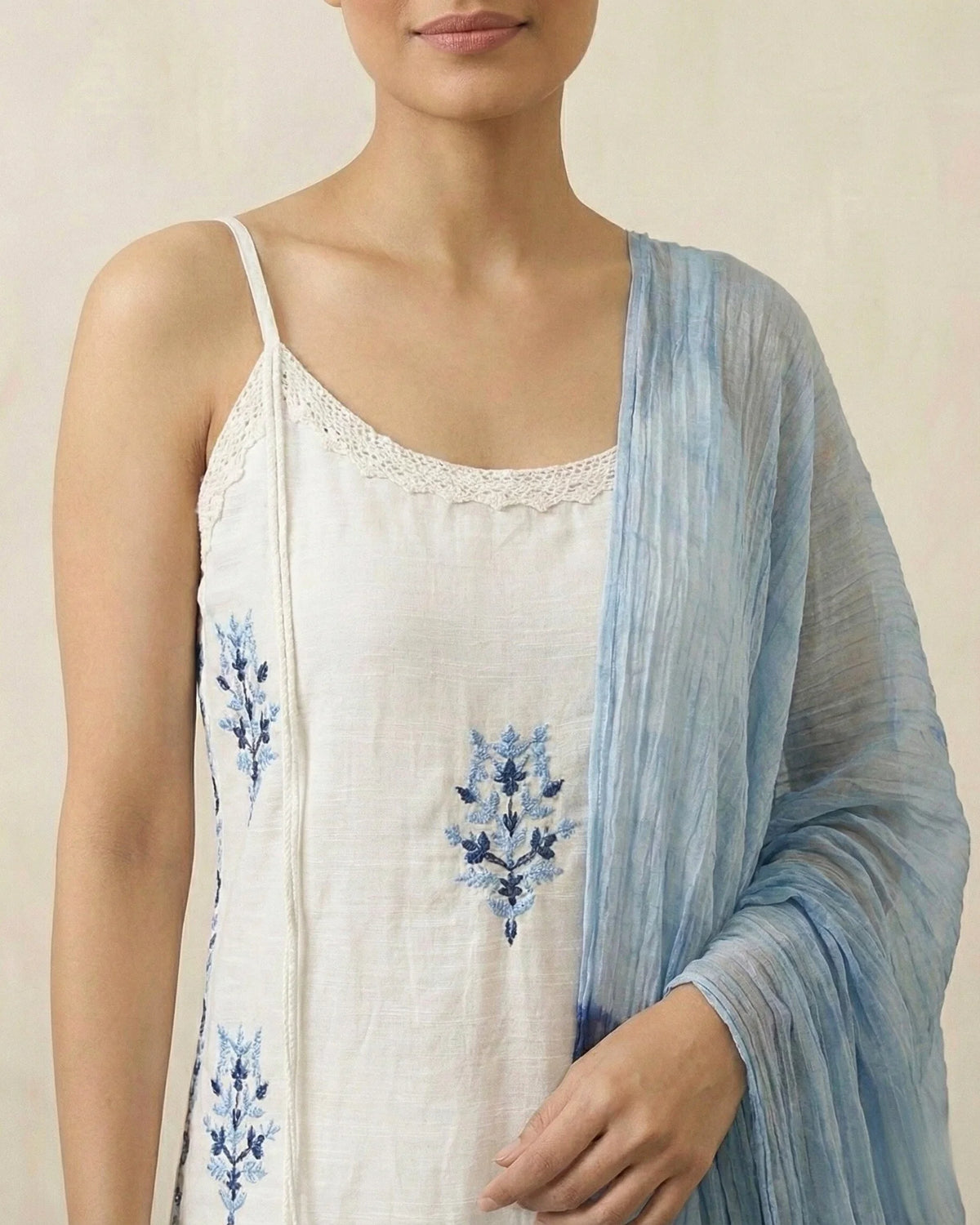 White Cotton Embroidered Kurti Pants Set - view 3