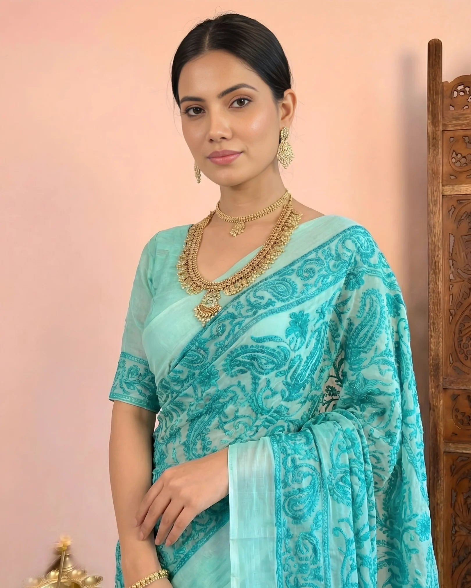Turquoise Pure-Cotton Chikan-Embroidery Handloom Bengal-Saree