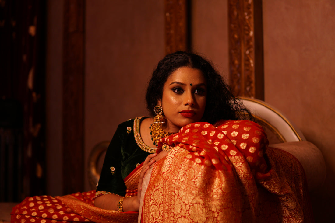 Red and gold, at rest