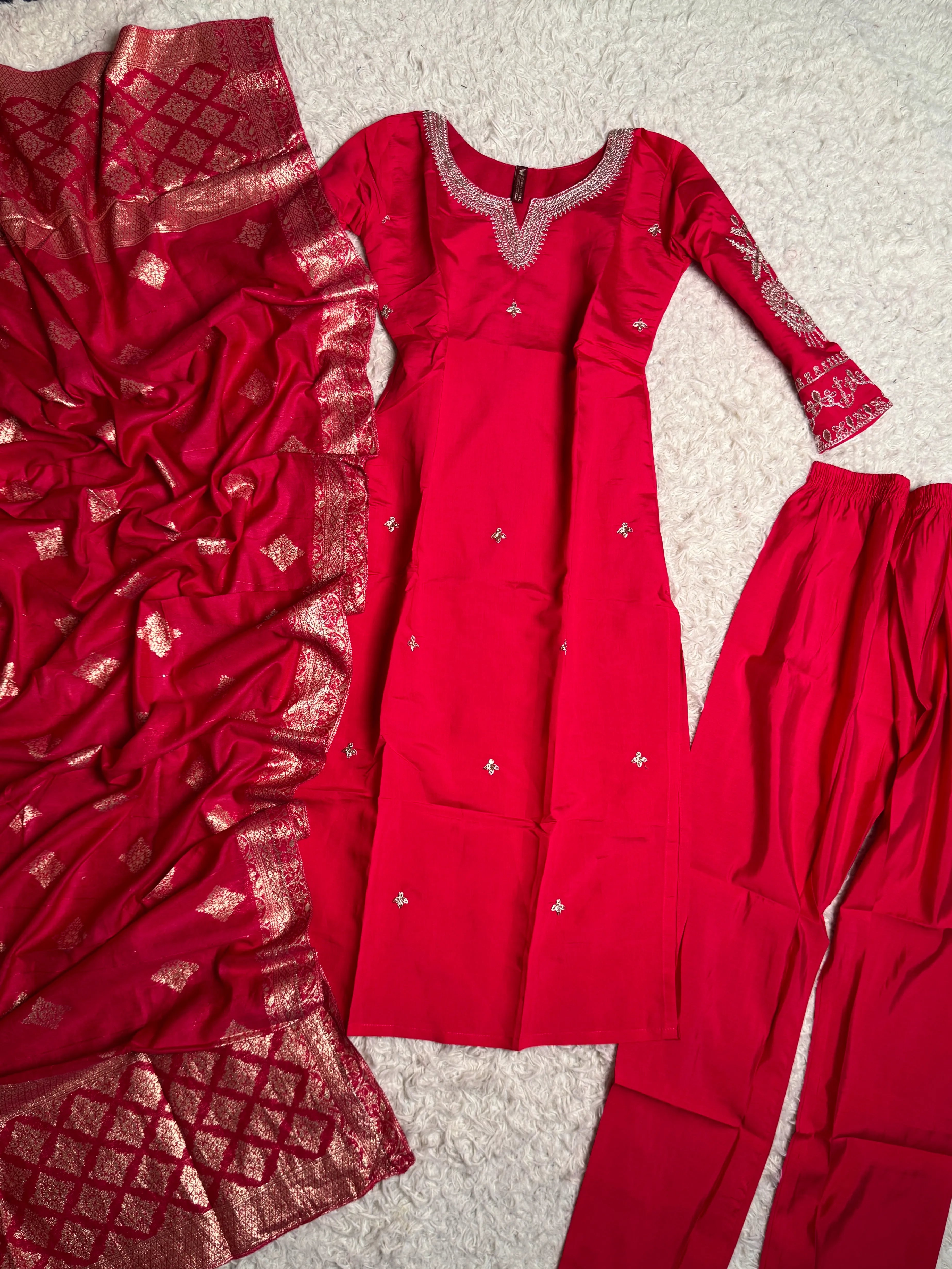 Dark-Pink Crepe-Silk Zari-Embroidery Kurti-Pants-Banarasi-Dupatta-Set