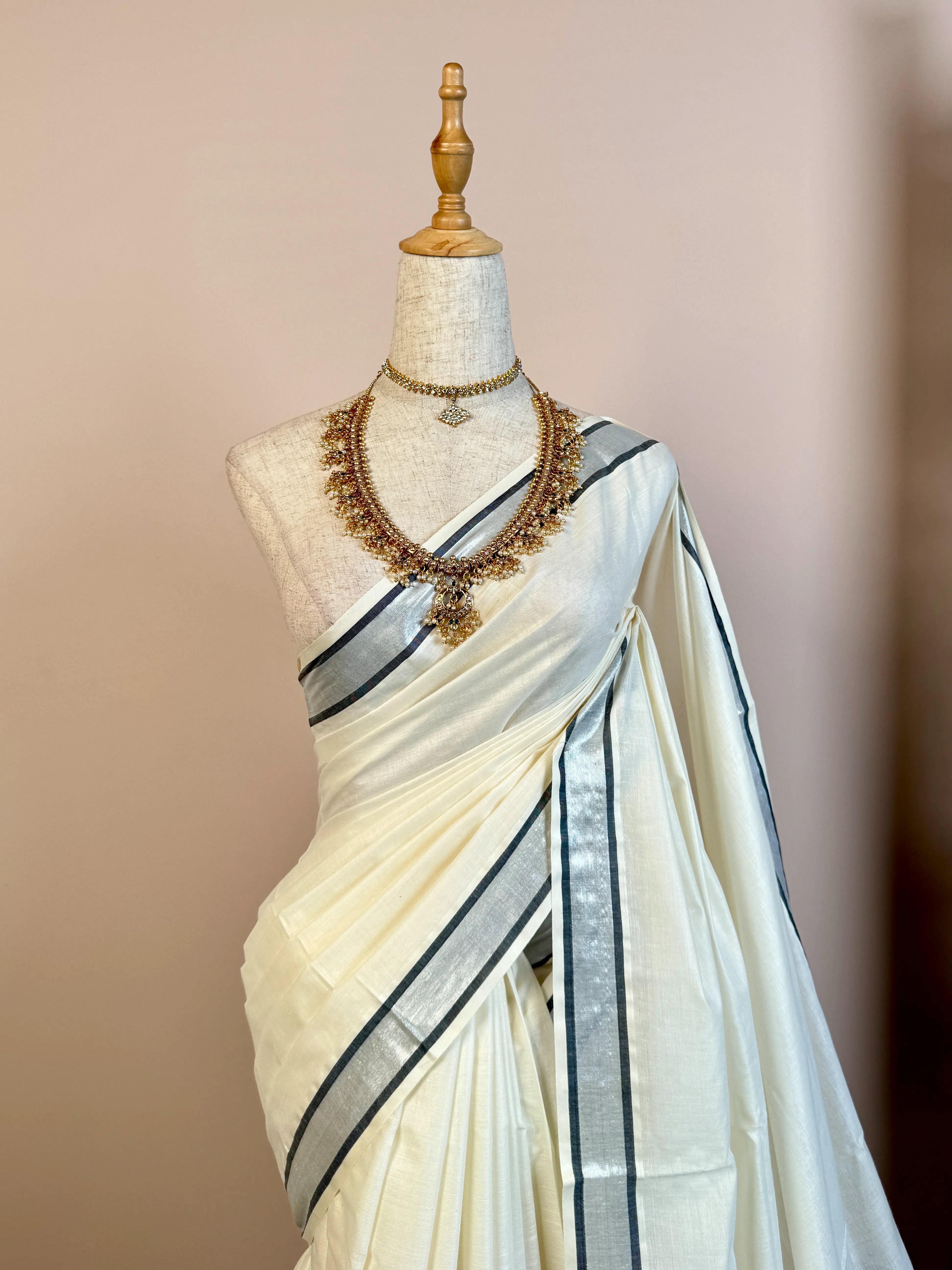 White-Black Handspun Pure-Cotton Big-Tassels South-Saree